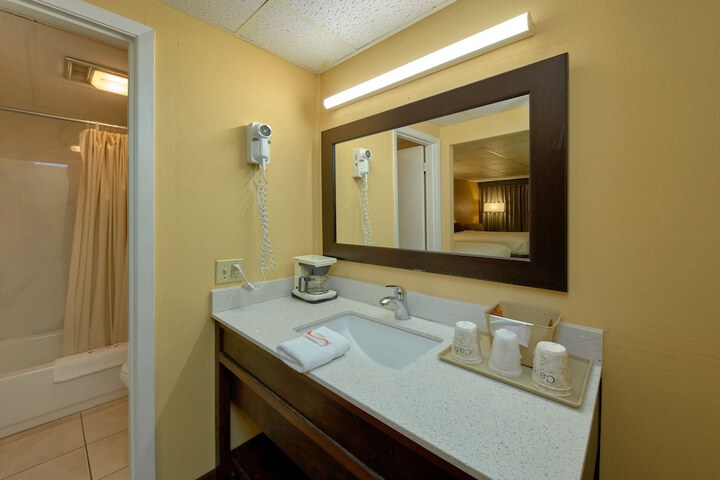 Room 72 of 150