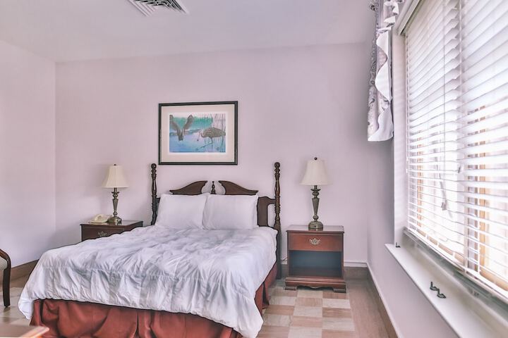 Room 25 of 52