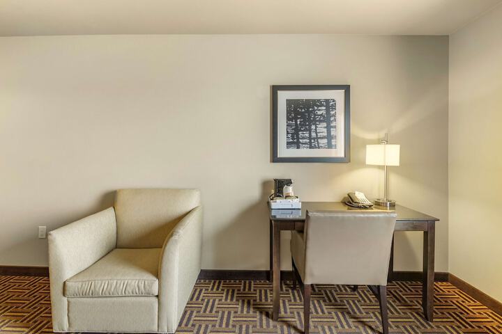 Room 17 of 40