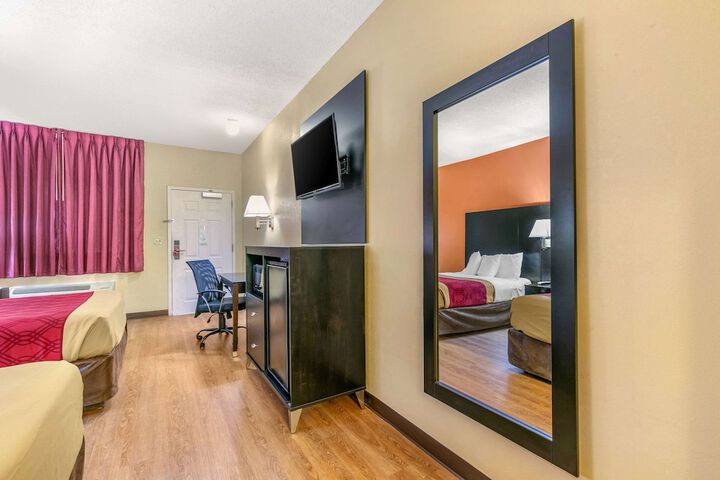 Room 27 of 34