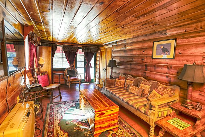 Room 25 of 68
