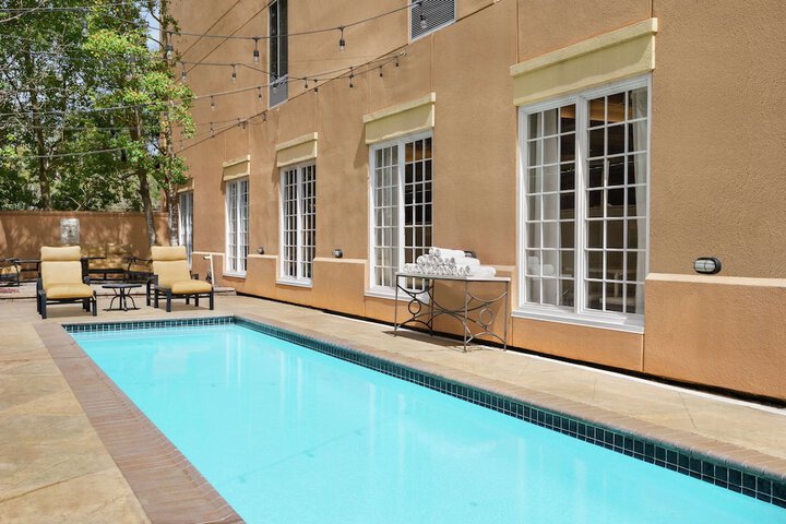 Pool 6 of 51