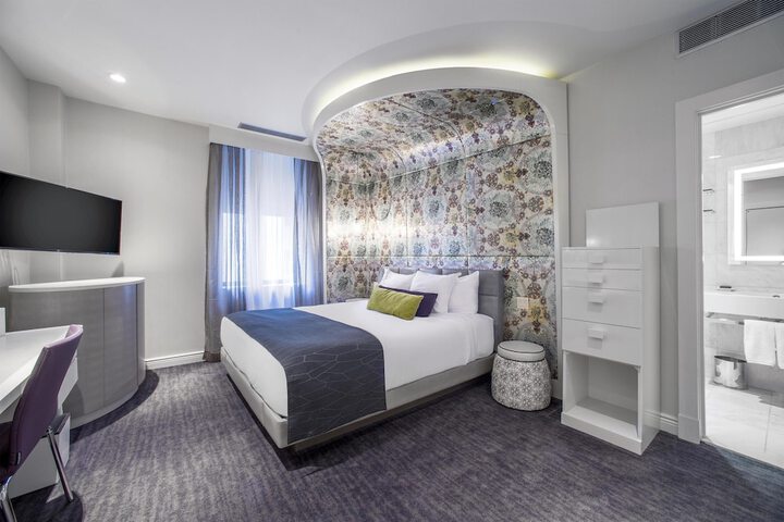 Dream Midtown by Hyatt