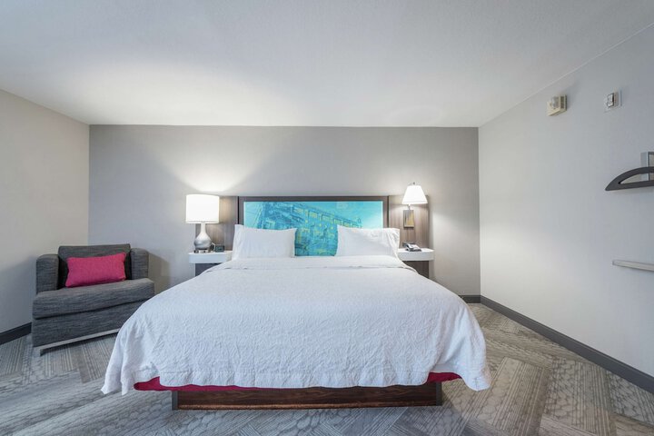 Room 11 of 27