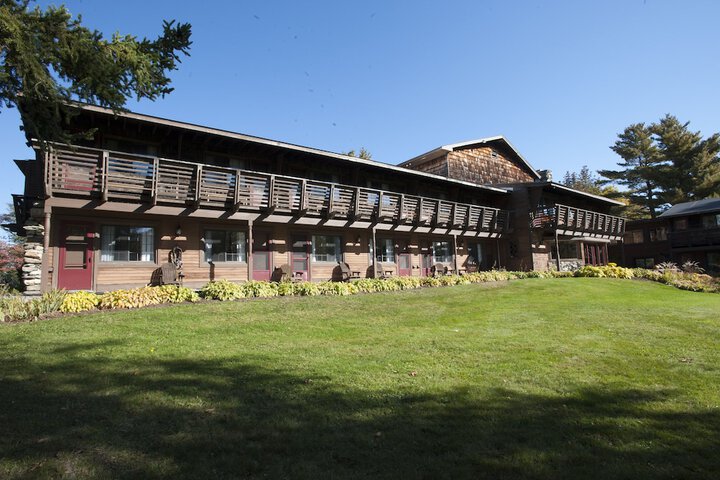 Summit Lodge
