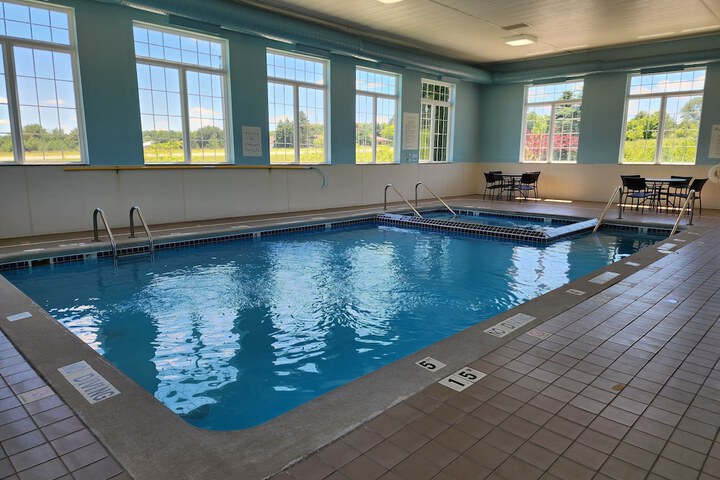 Holiday Inn Express Hotel & Suites Cadillac by IHG