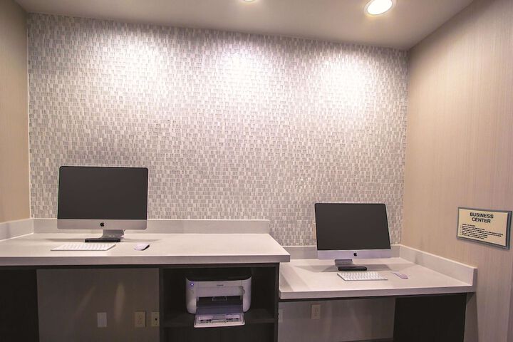 Business Center 77 of 78