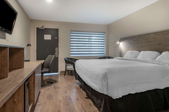 Room 35 of 59