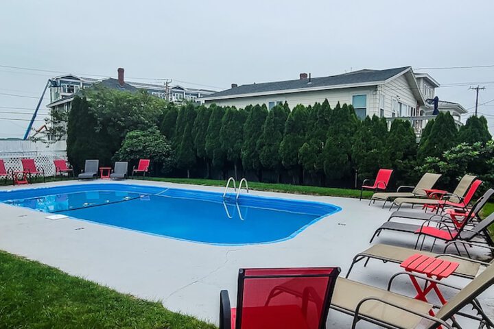 Pool 4 of 18