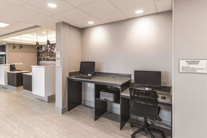 Business Center 37 of 37