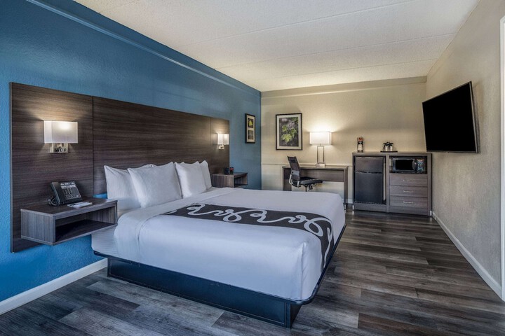 Room 21 of 33
