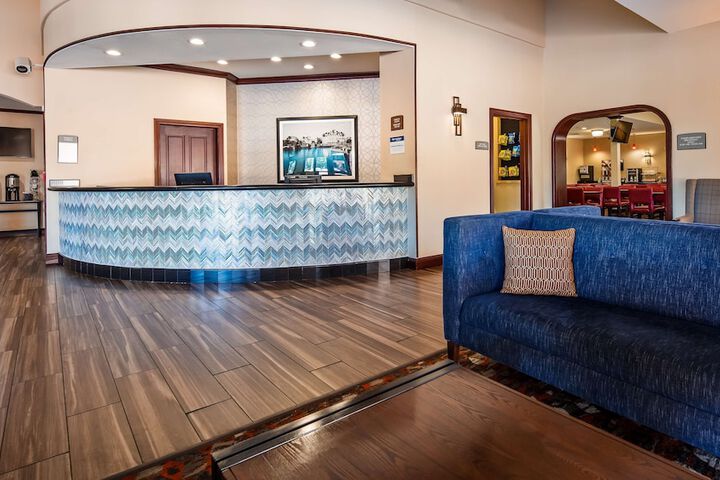 Best Western Plus Heritage Inn