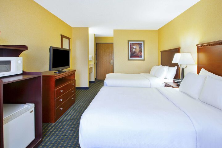 Room 8 of 23