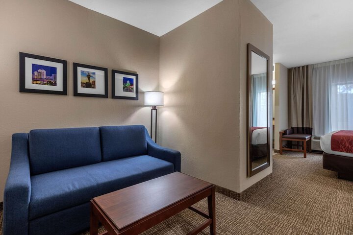 Room 25 of 41
