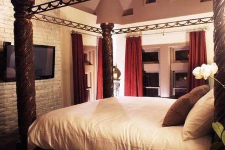 Room 35 of 102