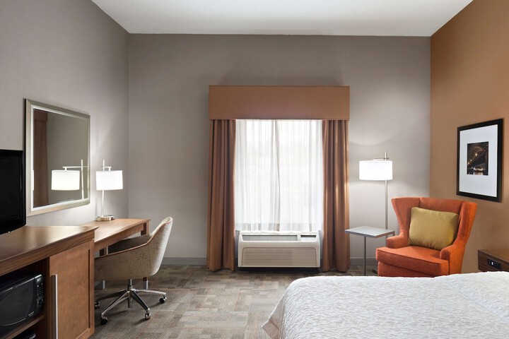 Room 27 of 32