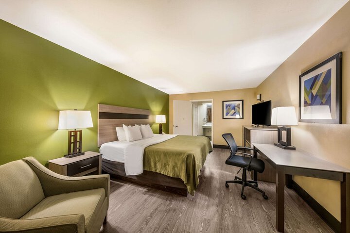 Room 33 of 39