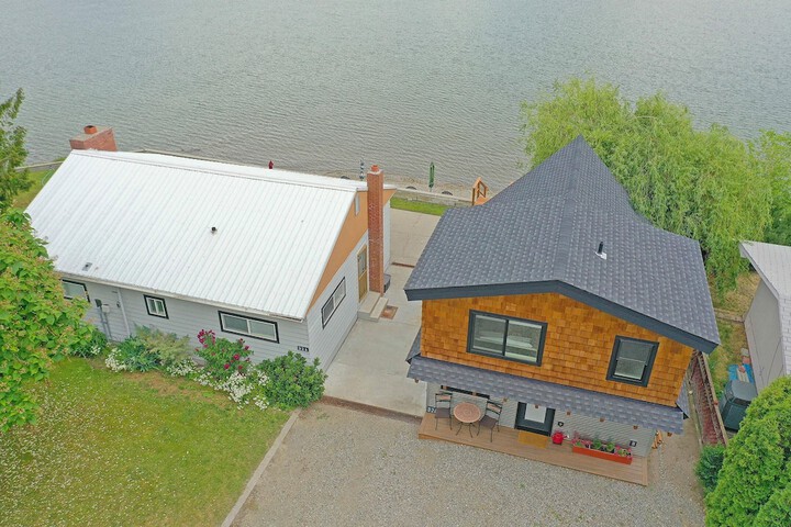 Lake Level Cabin in Oroville