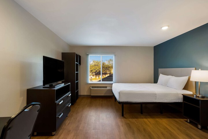 Room 32 of 47