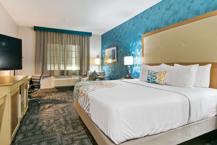 Room 33 of 39