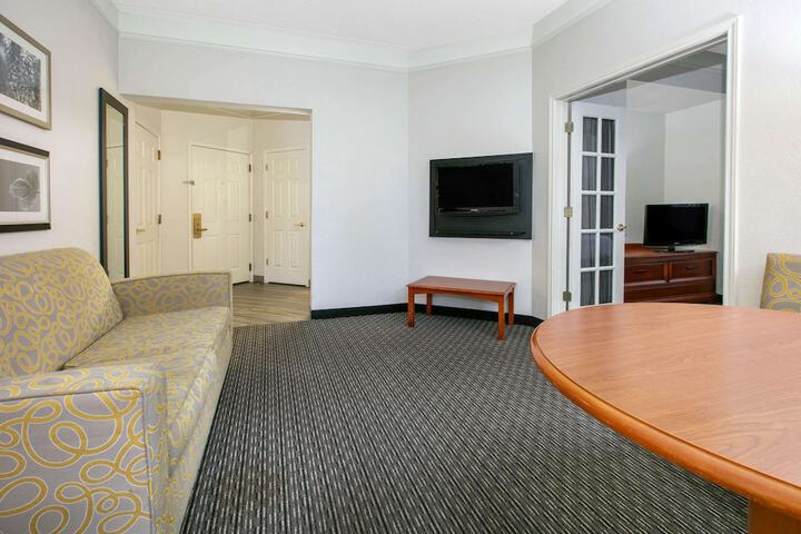 Room 20 of 28
