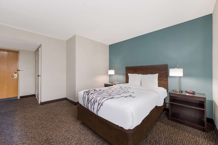 Room 32 of 36