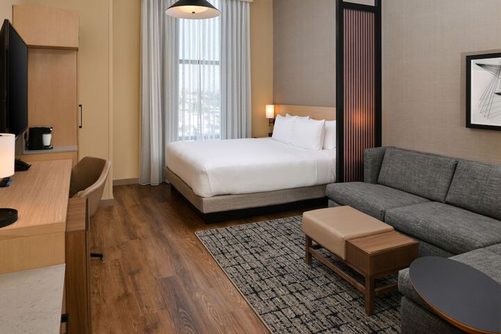 Room 17 of 42