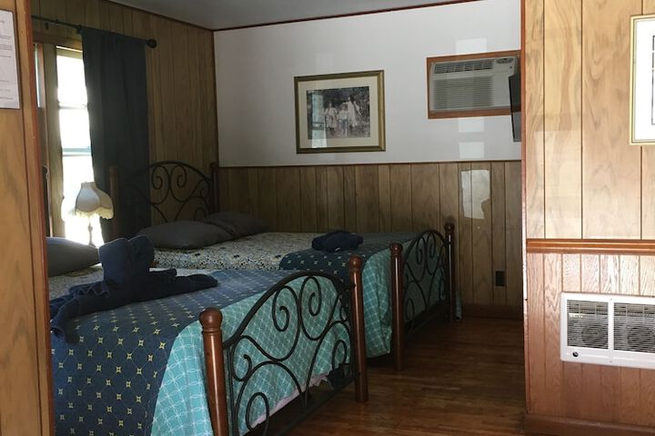 Room 50 of 93