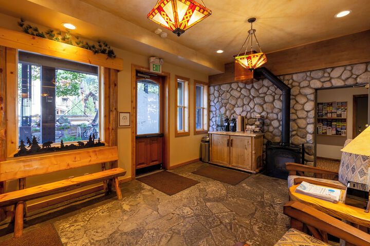Red Wolf Lodge at Olympic Valley