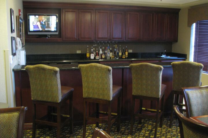 Lounge 38 of 42