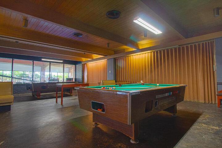 American Best Inn by OYO I-35 Perry near Lake McMurtry