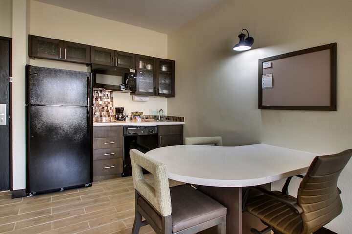 Room 34 of 40