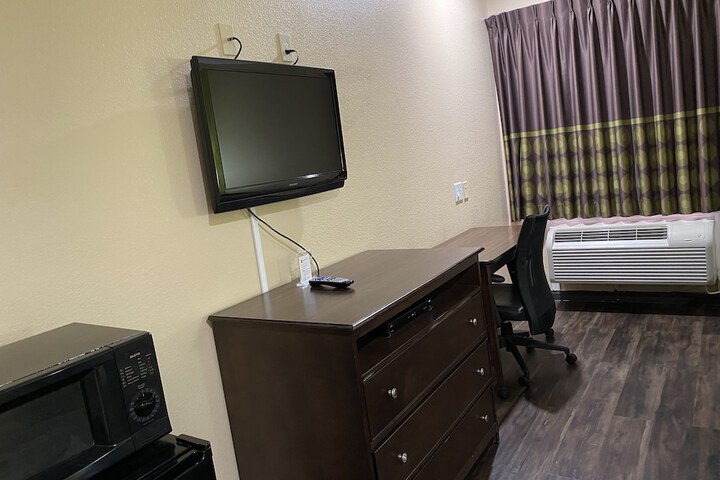 Room 11 of 36