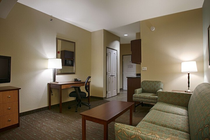 Room 11 of 19