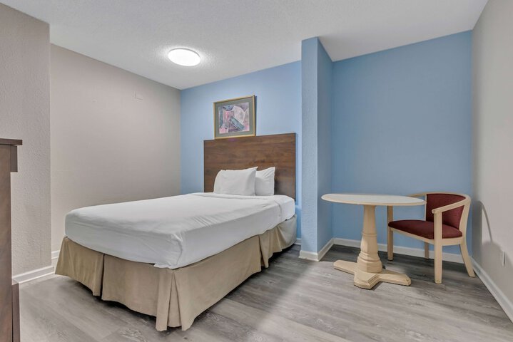 Room 14 of 38