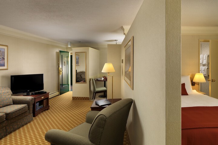 Royal Scot Hotel & Suites Trademark Collection by Wyndham
