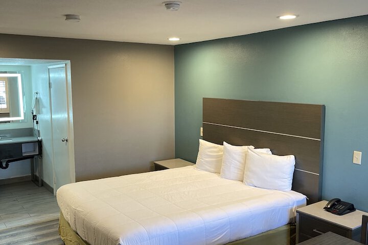 Room 12 of 22