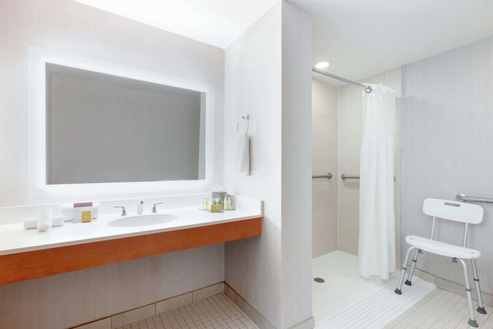 Room 14 of 34