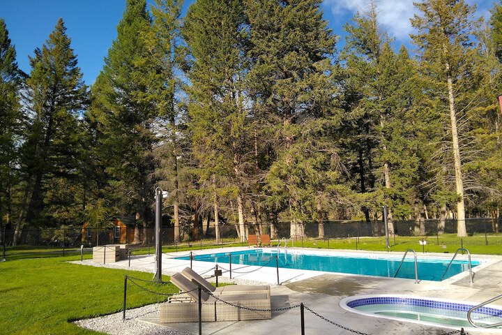 Pool 5 of 33