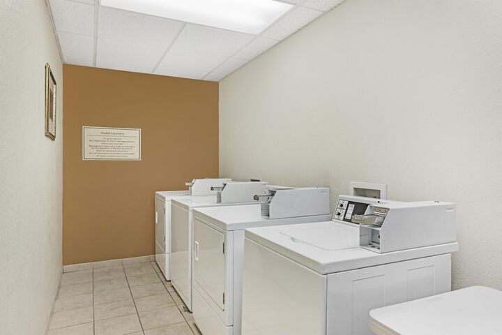 Best Western Plus Chain of Lakes Inn & Suites