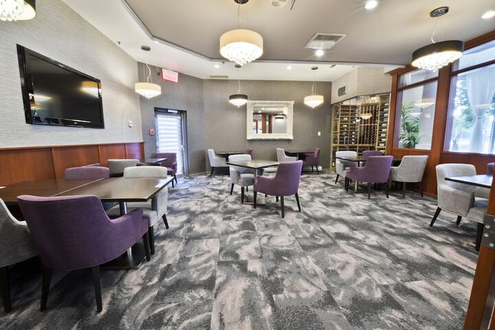 Ômage Hotel Montreal Laval, a Tribute Portfolio Hotel