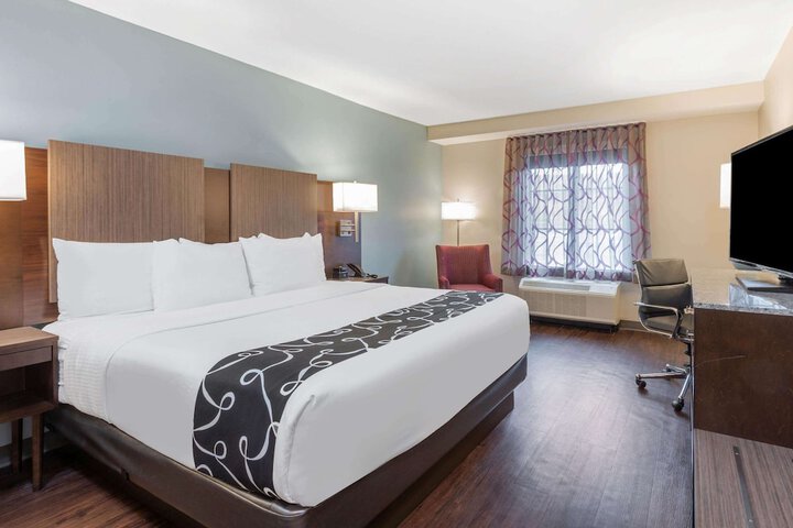 La Quinta Inn & Suites by Wyndham Aberdeen-APG
