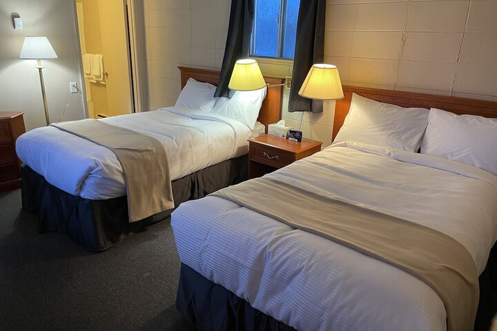 Room 33 of 47