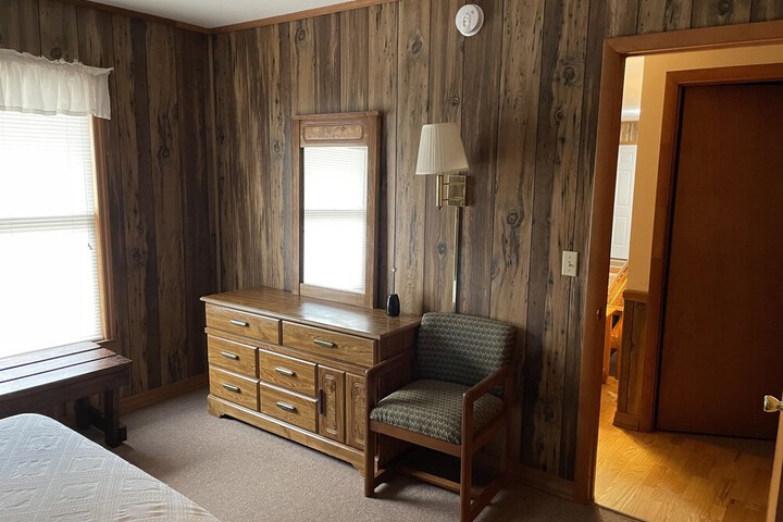 Room 28 of 32