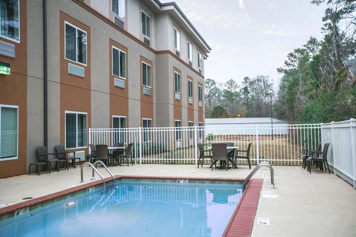 Pool 3 of 35
