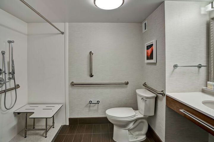 Room 16 of 35