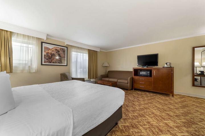 Room 21 of 38