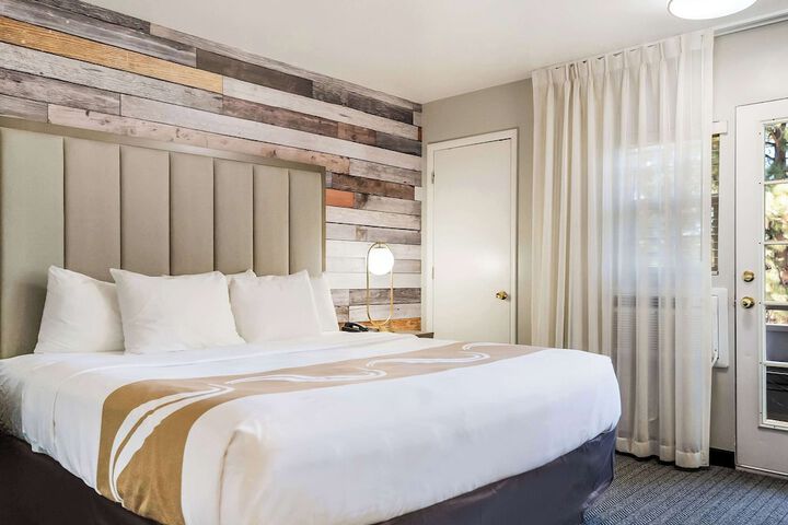 Room 43 of 63