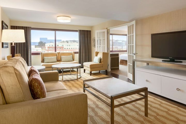 Embassy Suites by Hilton Boston Waltham