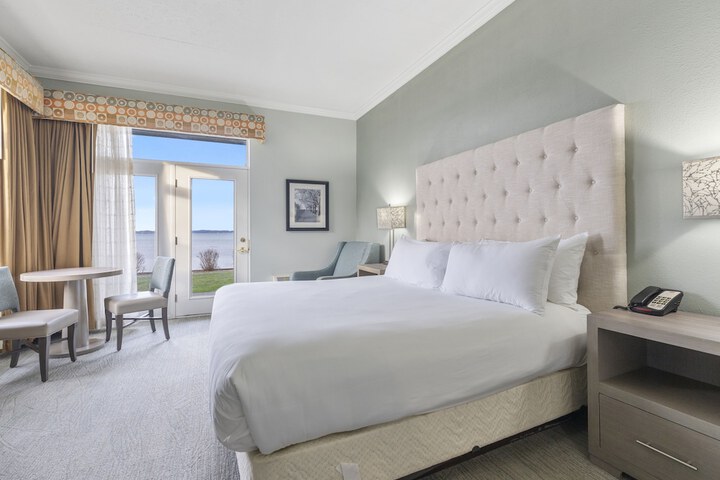 Cherry Tree Inn & Suites